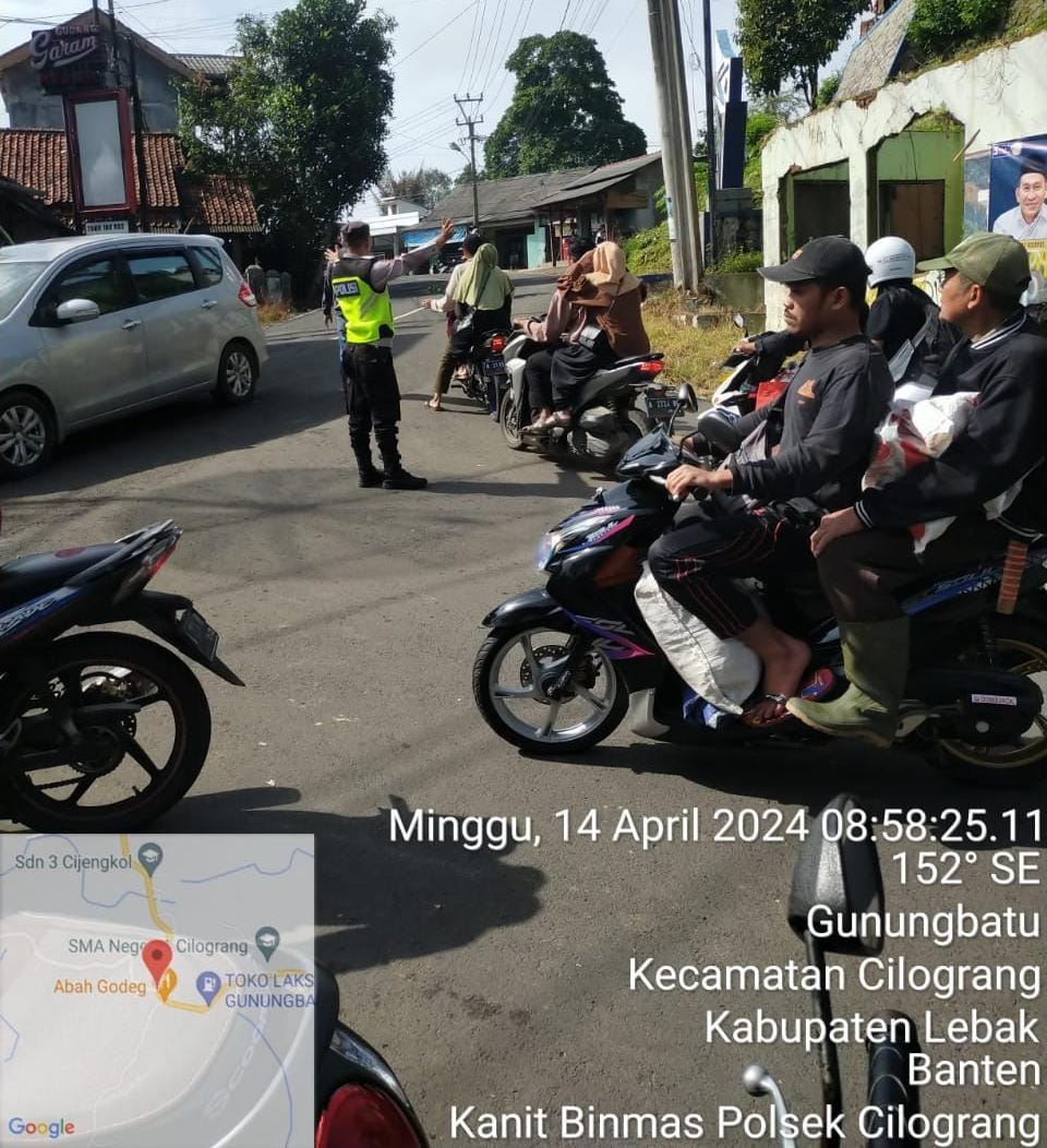 Antisipasi Kemacetan Libur Lebaran, Bripka Agus Hendriyana, SH Kanit Binmas Polsek Cilograng Polres Lebak Laksanakan&nbsp;Gatur