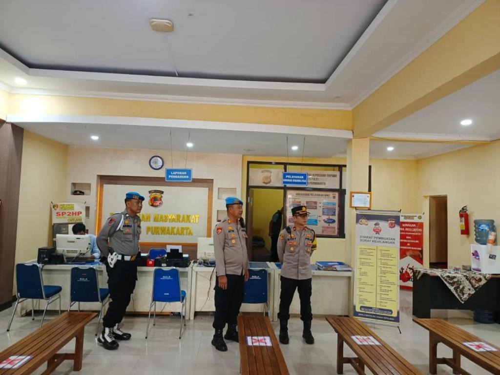 Cek Tempat Pelayanan Publik, Wakapolres Purwakarta Ingatkan Anggota Soal&nbsp;Ini