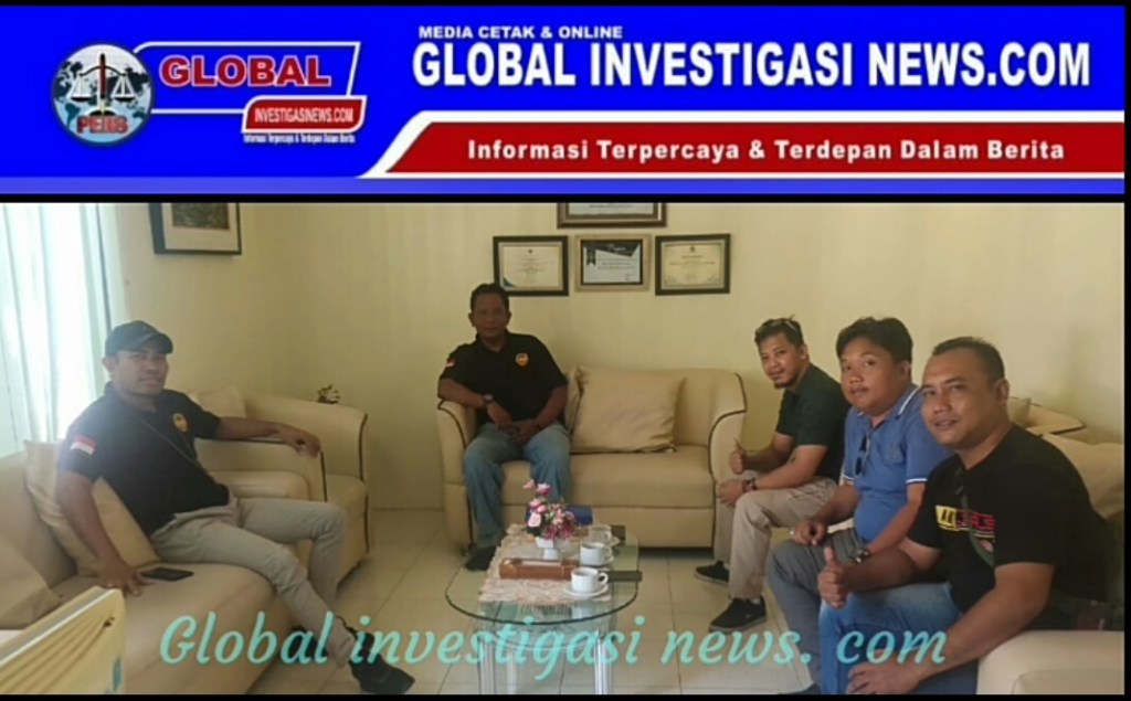 Diduga Pasangan Suami – Istri Menjadi Agen Rokok Ilegal, Ketum Aliansi SNI dan Tim Awak Media Datangi Kantor Bea Cukai&nbsp;Banyuwangi