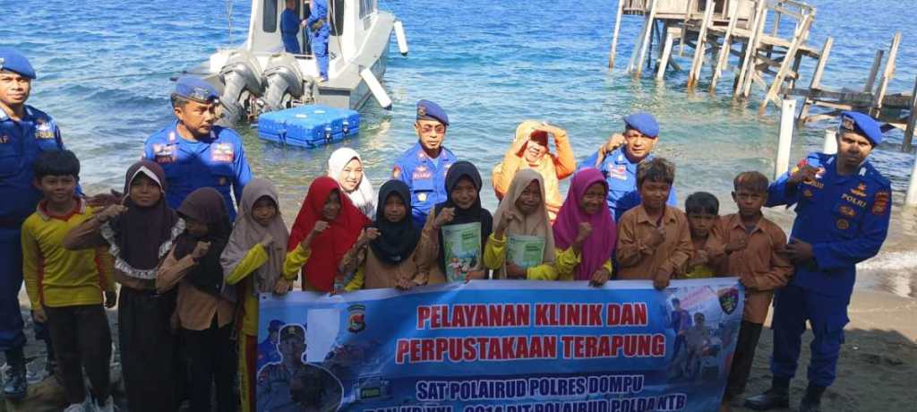 Satpolairud Polres Dompu Bareng Ditpolairud Polda NTB Gelar Perpustakaan & Klinik&nbsp;Terapung.