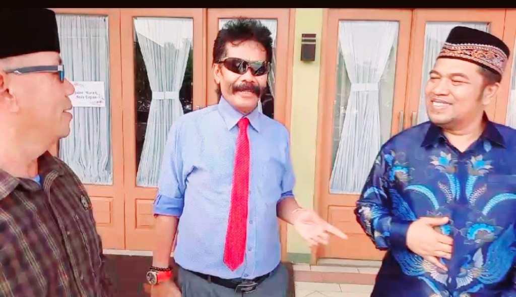 H. Raindra M. OTO Muharam Apresiasi Kiprahnya H. Asep Ikhsan Di Dunia&nbsp;Pendidikan.