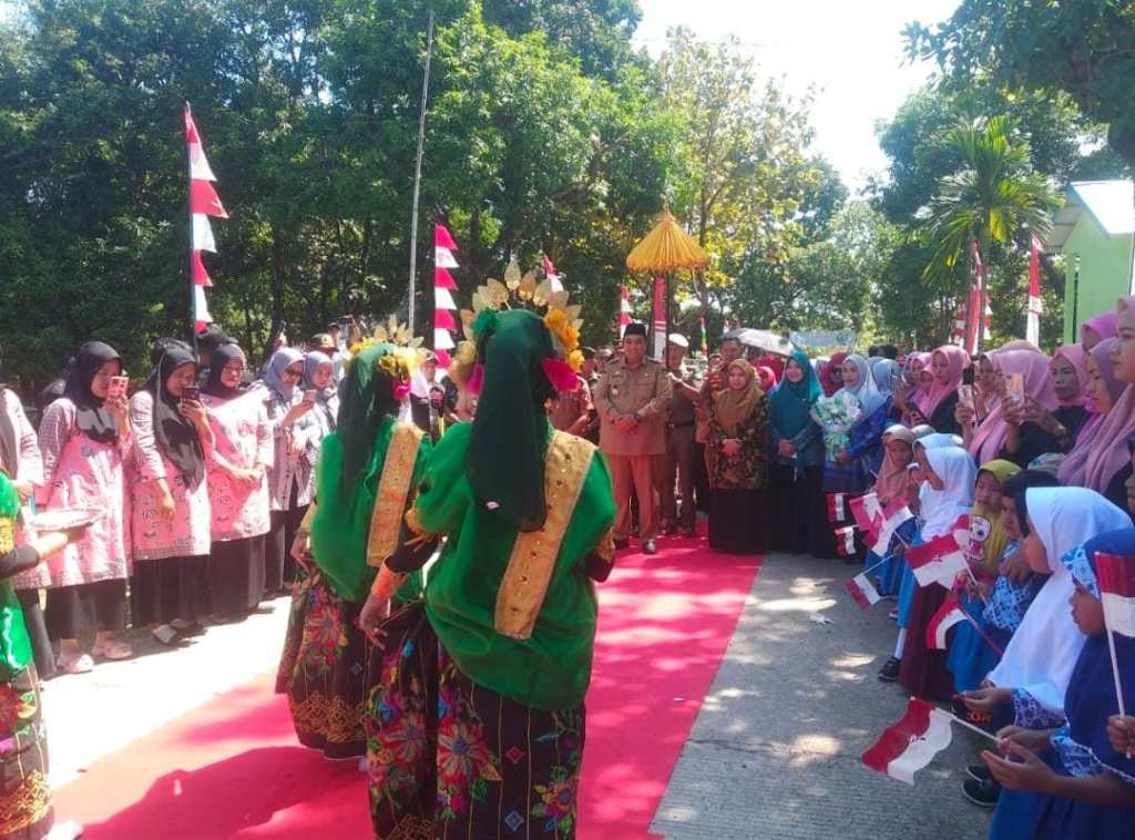 Bupati Maros Hadiri Lomba Administrasi PKK Tingkat Kabupaten di Desa&nbsp;Bontomatinggi.
