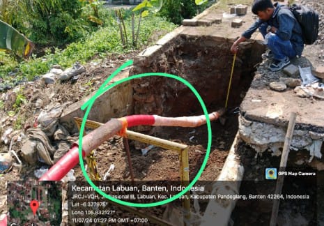 “Diduga Akibat Proyek U-Ditch, Terbongkar Pasangan Kabel SKTM 20KV Milik PLN Cabang Labuan, Menabrak SOP&nbsp;?!”