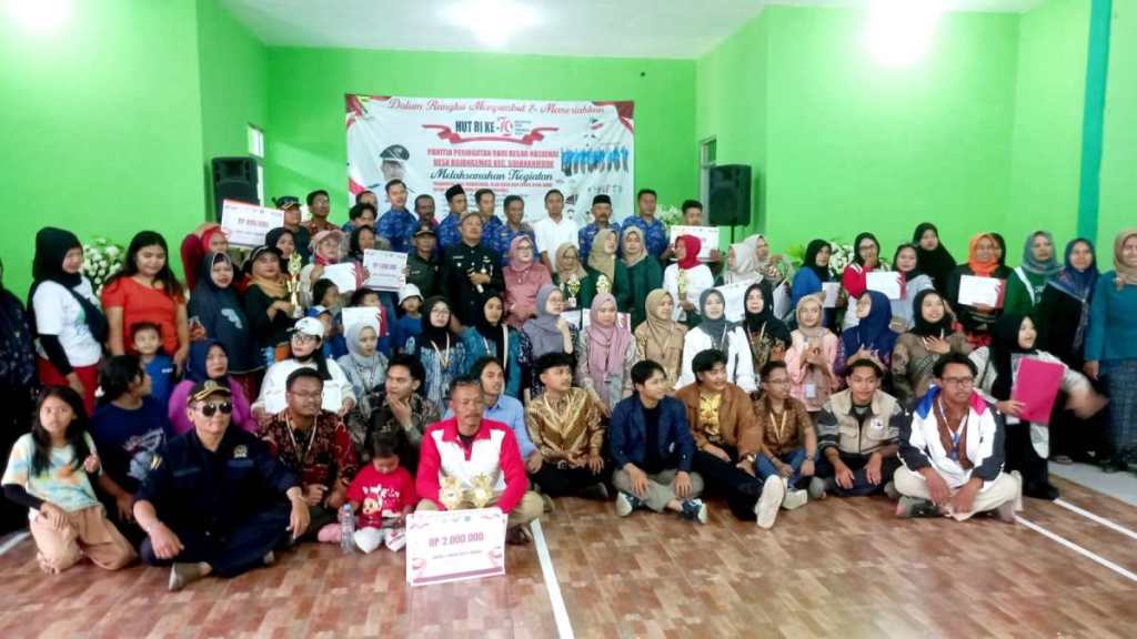 Semarak Menyambut Puncak Kemerdekaan RI Ke-79, Kepala Desa Bojongemas H. Dede Rukma Nurdin Menghibur Warganya Dengan Suka Cita dengan Penuh Kebahagiaan dan&nbsp;Kebersamaan.