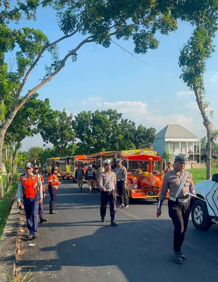 Satlantas Polresta Pati Tindak Tegas Odong-odong Masuk Jalan Raya di Tambakromo 