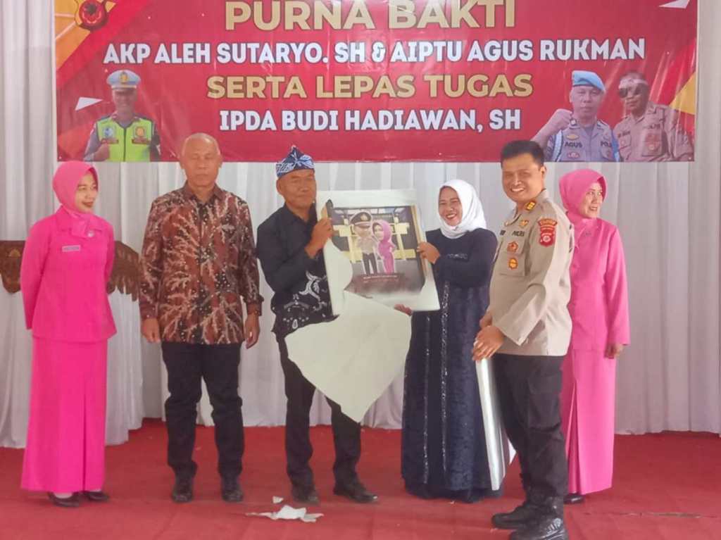 Pelepasan Purna Bakti Anggota Polsek Pameungpeuk Polresta&nbsp;Bandung.