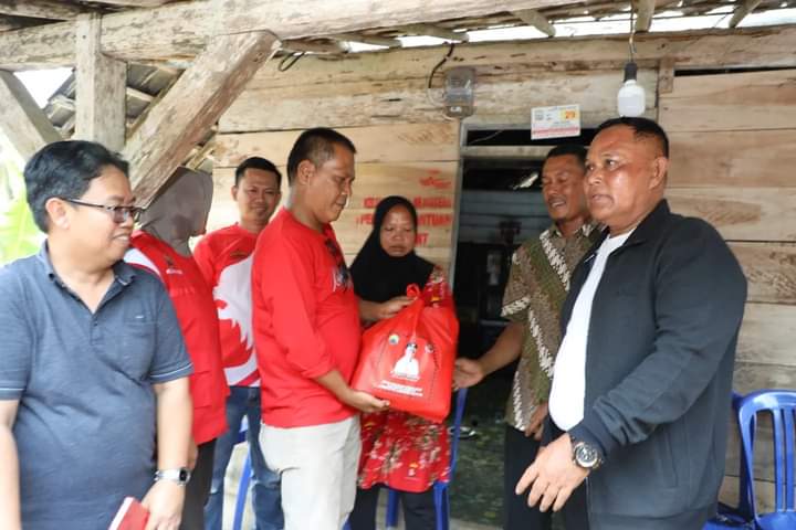 Warga Desa Ruguk Ketapang Dapat Bantuan Bedah Rumah dari Bupati Lampung&nbsp;Selatan